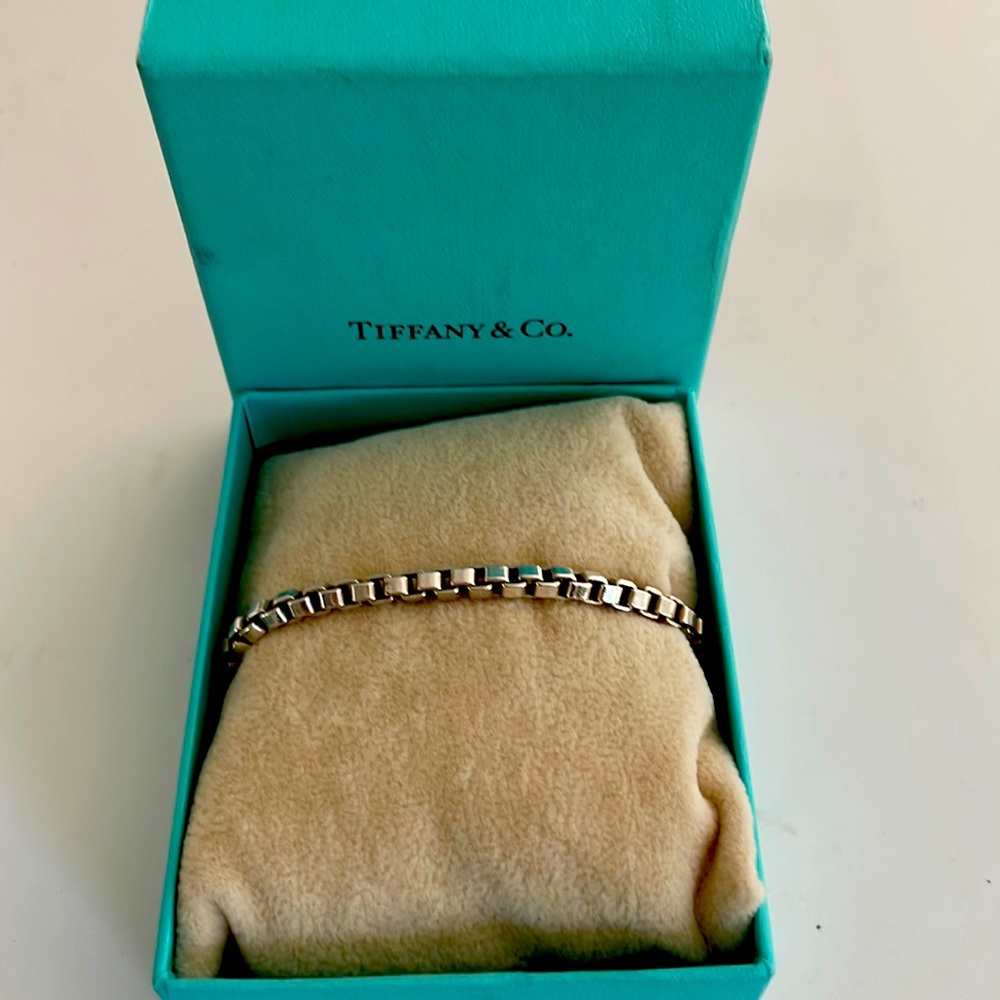 💯% real Tiffany & Co Venetian Link bracelet